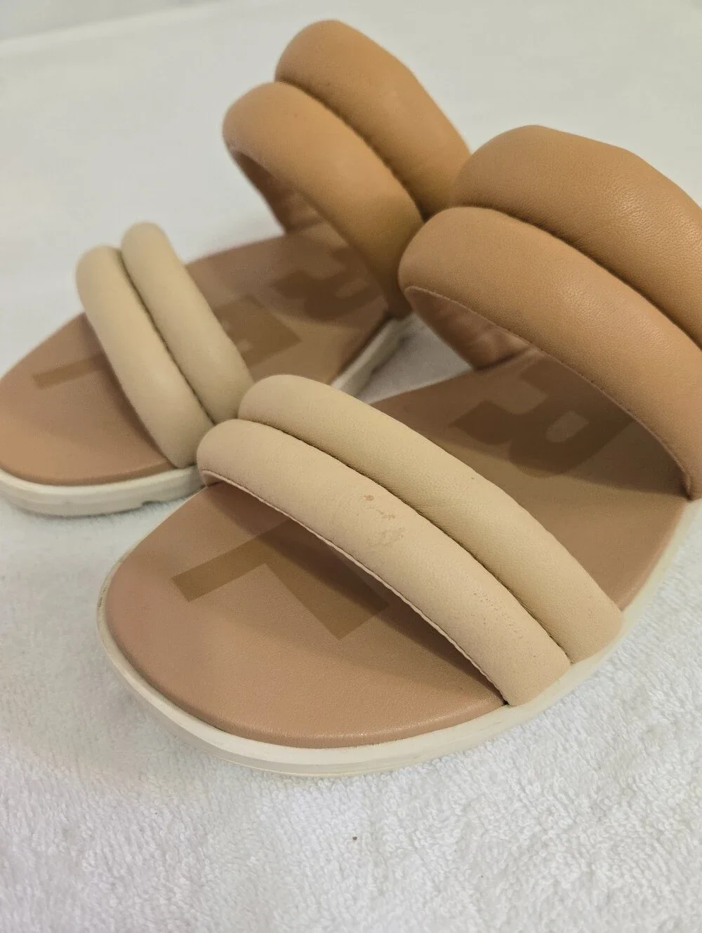 Sorel Viibe Twist Slide Sandals Women's Size 8.5 Tan Beige Puffy Straps Comfort